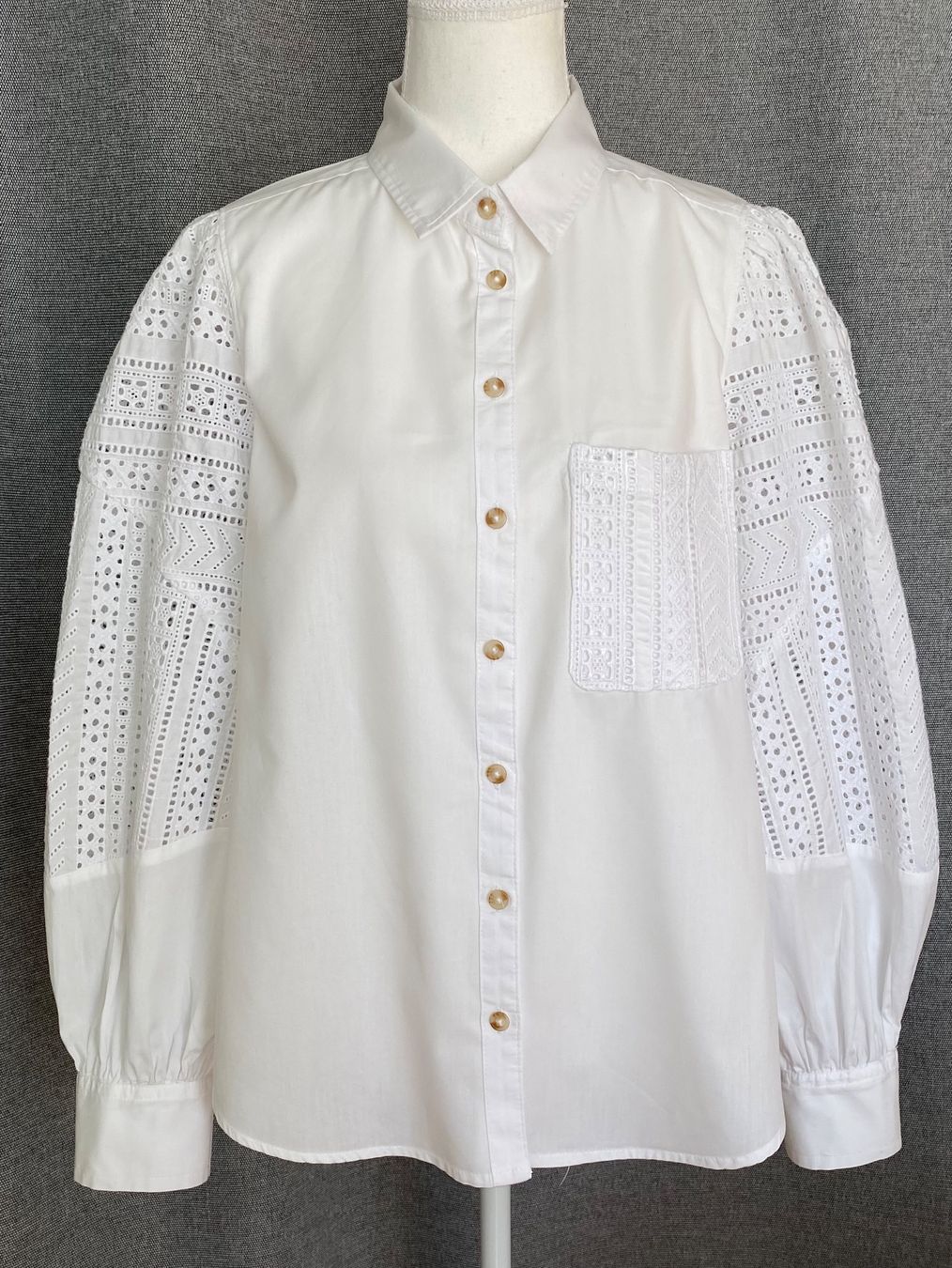 Camicette: Anthropologie Bluse aus Baumwolle Grösse 42 – Usato da Oberwil BL venduto da Leni-Mischi