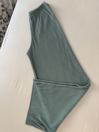 Zara Plisse-Hose weit luftig Gr M mintgrün