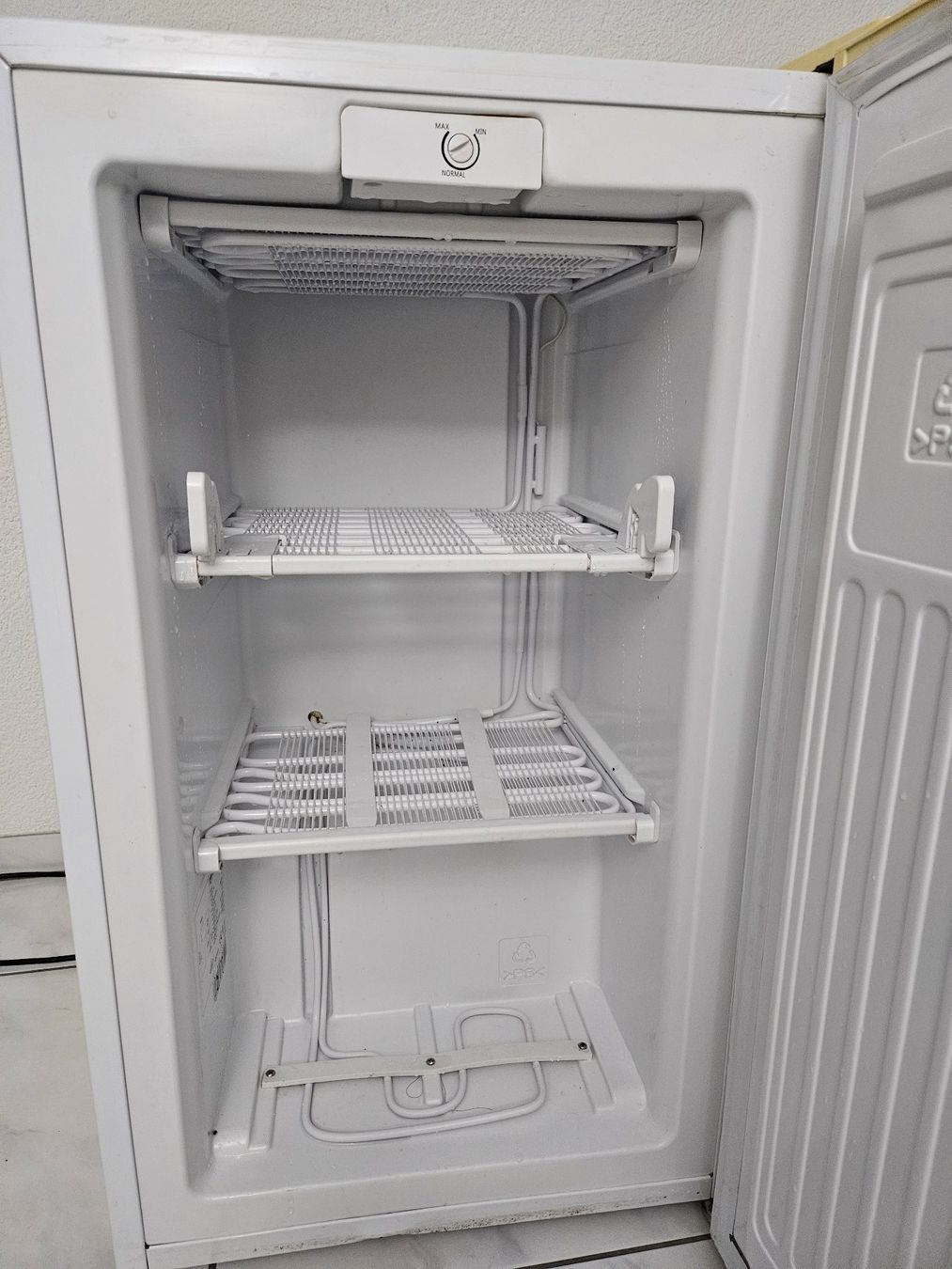 Congelatori: Gefrierschrank zu verkaufen – Usato da Derendingen venduto da SchweizerPrinz 2