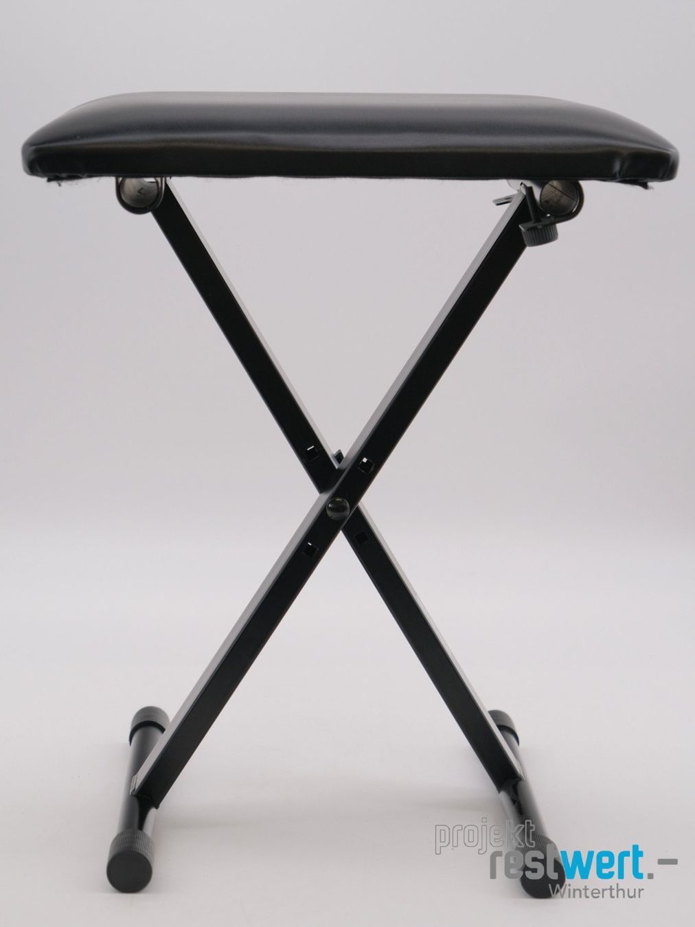 Hocker: GEWA Klavierhocker KB-10B schwarz – Gebraucht aus Winterthur von Restwert_Winterthur