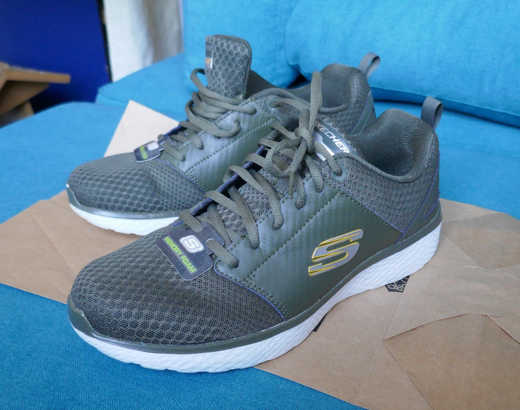 Skechers Scarpe da uomo: Skechers (42) – Nuovo e nell'imballaggio originale da Zollikofen venduto da Willmac
