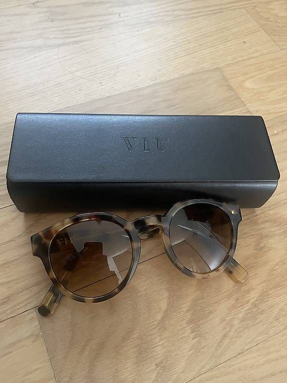 Viu Occhiali & Lenti: Sonnenbrille VIU - the Definite – Usato da Luzern venduto da Guschgusch22 3