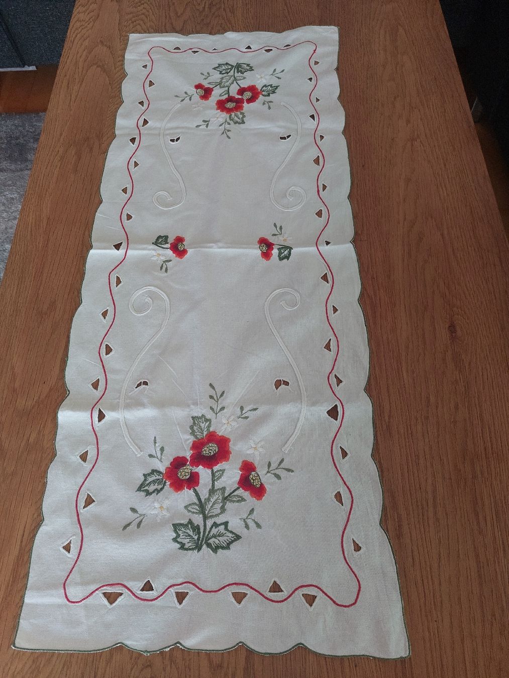 Sonstige Tischwäsche: Tolles Tischdeckeli 34x84 – Gebraucht aus Landquart von Froneri
