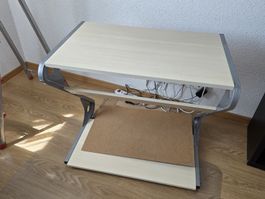 Schreibtisch aus Holz
