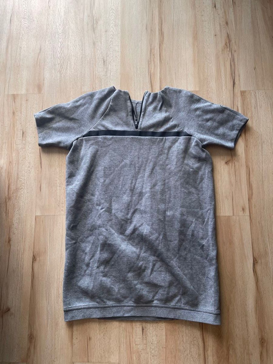 Nike Vestiti: Robe sweat Nike gris S bon état – Usato da Kloten venduto da Vermicelles 5