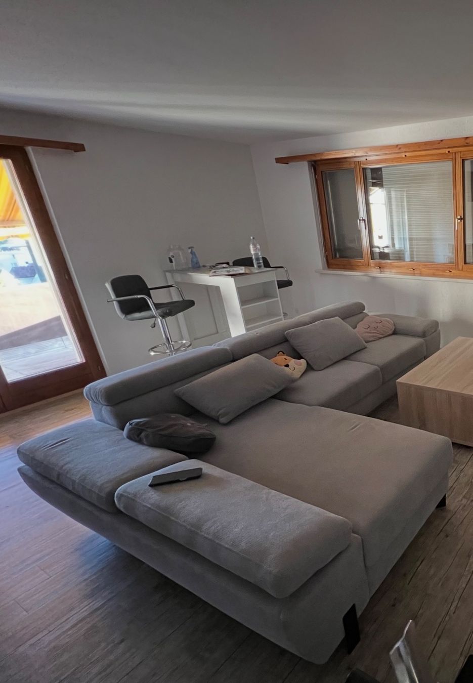 Sofas: Graues Ecksofa mit Schlaffunktion – Gebraucht aus Amriswil von Medusa496