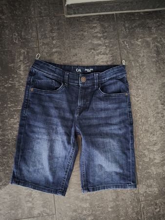Shorts en jean C&A 152 cm slim bleu trés bon état