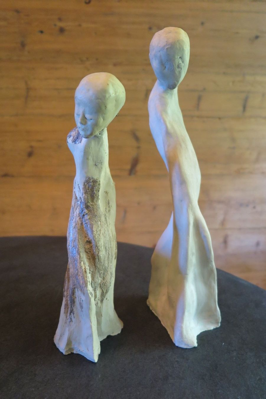 Skulpturen & Statuen: zwei Figuren, Paar aus Ton – Gebraucht aus Wald AR von kunkels01 1