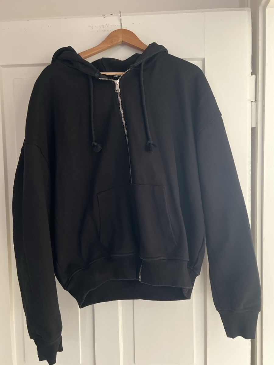 Zara Vestes: Sweatjacke Zara  – D'occasion à Biel/Bienne par Sev.mart