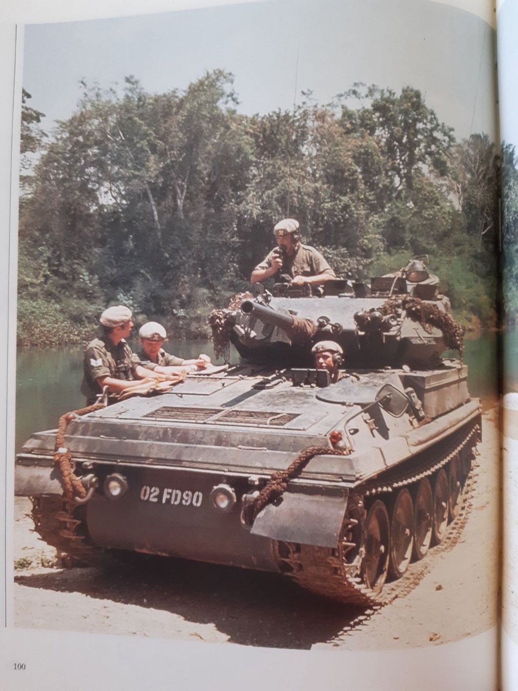 Libri: Forces Armee Bücher , Englisch – Usato da Schwanden Sigrisw venduto da Wibe81 5