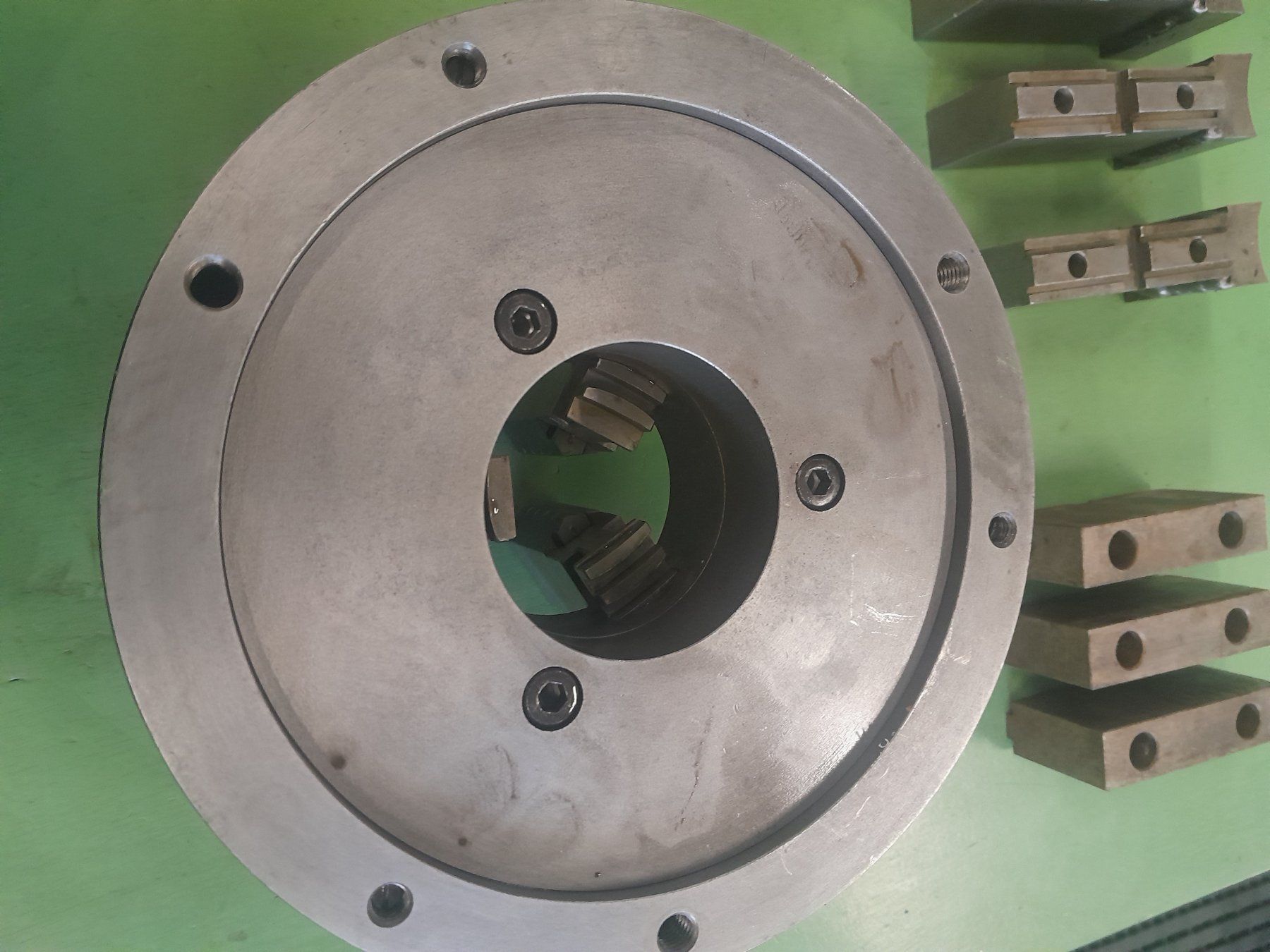 Altro per industria metallurgica: Dreibackenfutter  210mm – Usato da Stadel venduto da Nwt 1