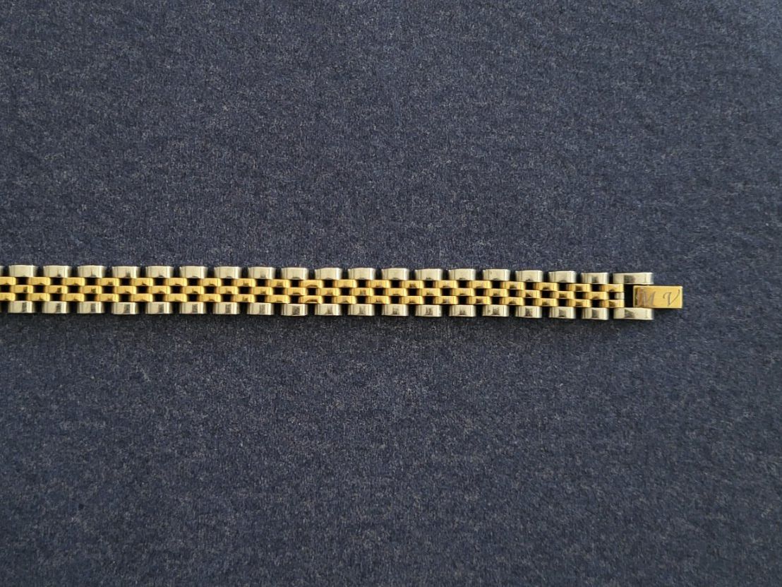 Bracciali & Braccialetti: Schönes Edelstahl Armband mit den Initialen M V – Usato da Brugg AG venduto da Leona90
