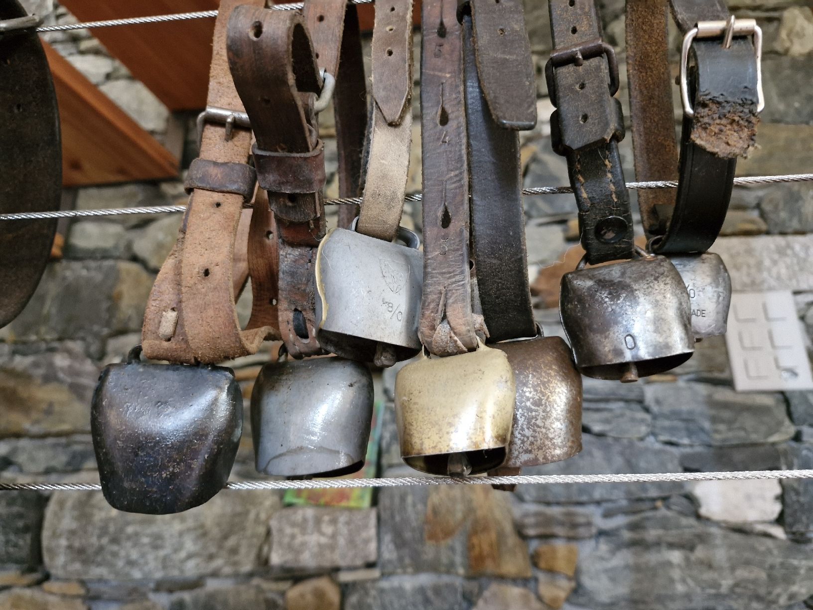 Glocken & Treicheln: Schaf-Ziegenglöggli  – Gebraucht aus Guarda von rue_bpd7 1