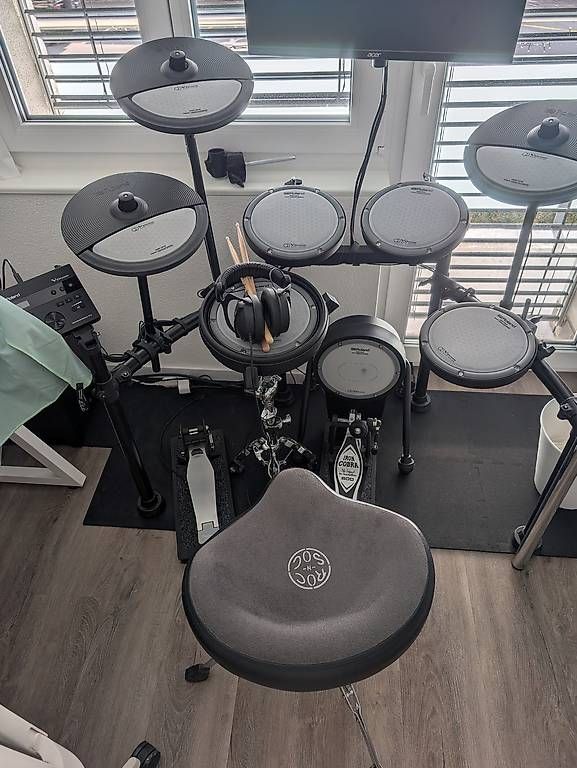 Roland Strumenti musicali: Roland VQD-106 E-Drum Set – Usato da Winterthur venduto da photoholic