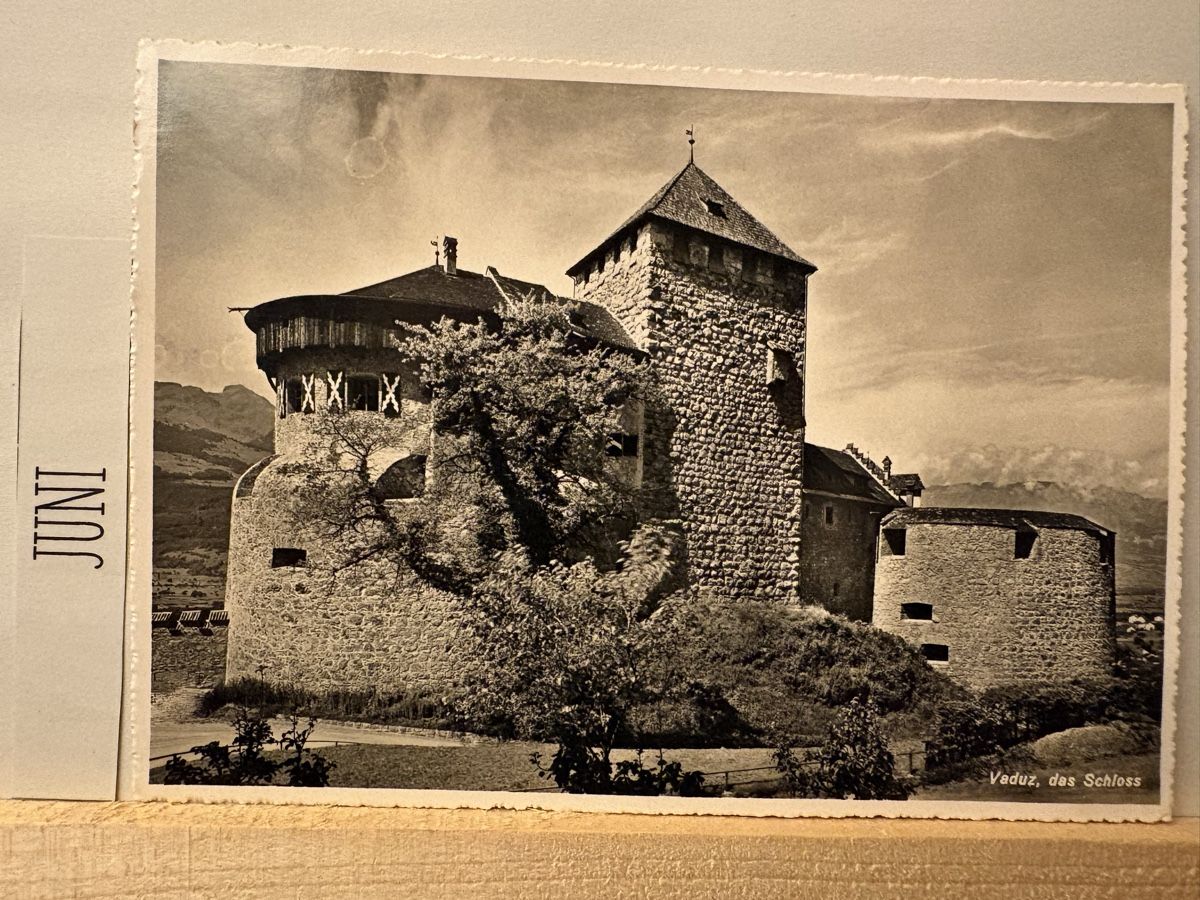 Cartoline postali: AK von Schloss Vaduz – Usato da Rümlang venduto da Kartenpost1