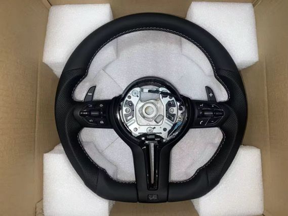 BMW Toutes les pièces auto: BMW Lenkrad !!!!NEU!!! – Neuf avec emballage d'origine à Effretikon par als_nv9l