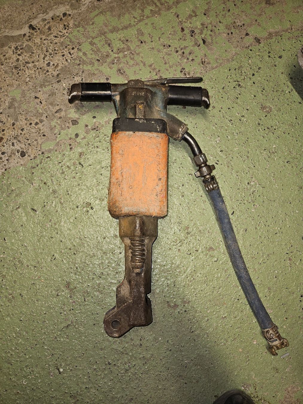 Tutte le macchine: Abbruchhammer Stemmhammer Presslufthammer B330S – Usato da Rorschach venduto da TimelessTrading
