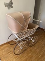 Antiker Kinderwagen