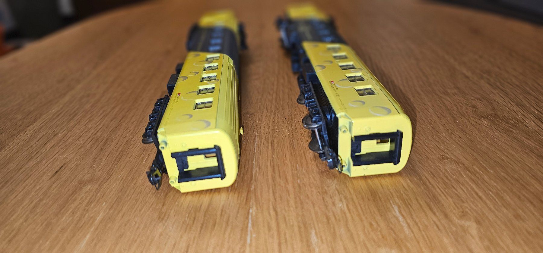 Lima Modellini di ferrovie: 2 Chäs Express Wagen – Usato da Magden venduto da rtu123 3