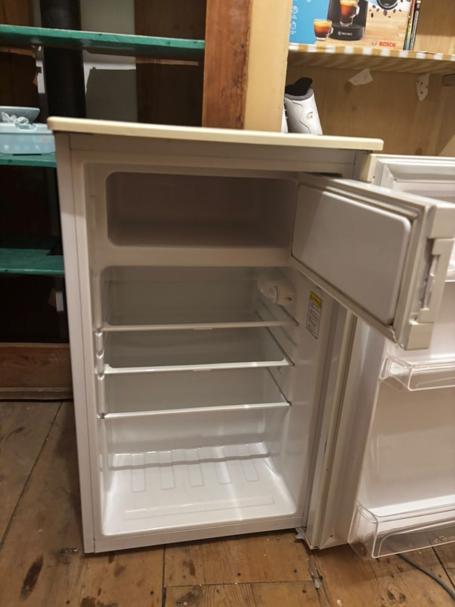 Kühlschrank: Réfrigérateur Candy blanc bon état42 – Gebraucht aus St-Aubin FR von tia_h9sk 2