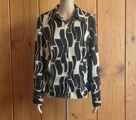 Taillierte Bluse aus 100 % Seide, hergestellt in Italien