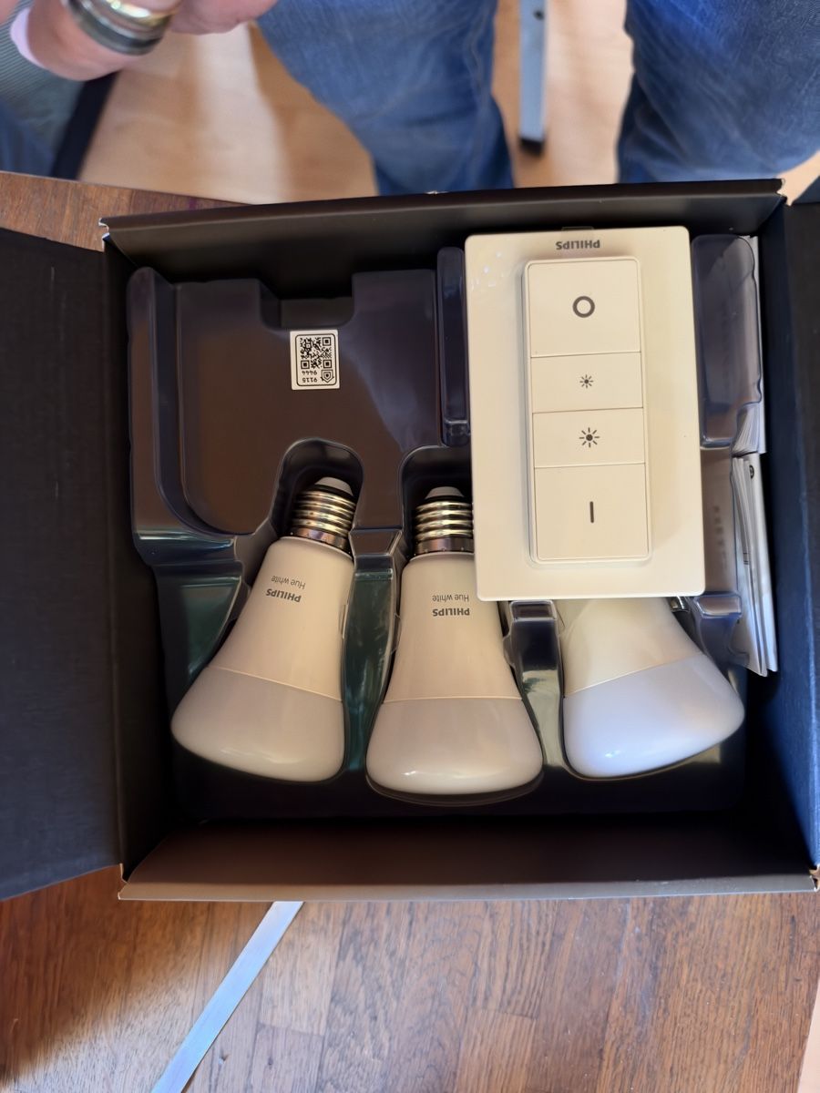 Philips Lampen: Philips Hue starter Kit E27 ohne Bridge – Gebraucht aus Olten von jdr_d9zs 1