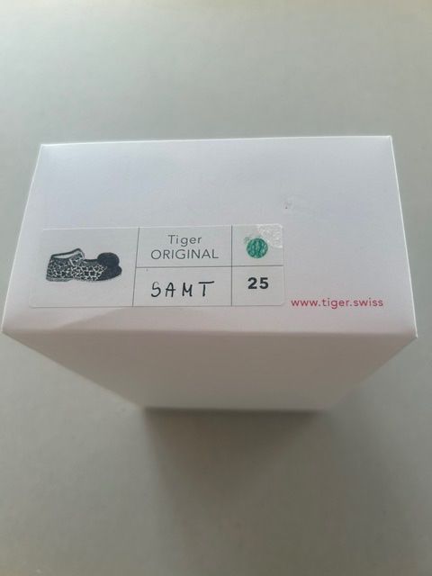 Tiger Swiss Scarpe per ragazzi: Samtfinkli von Tiger Swiss – Nuovo e nell'imballaggio originale da Luzern venduto da Ruth412 5