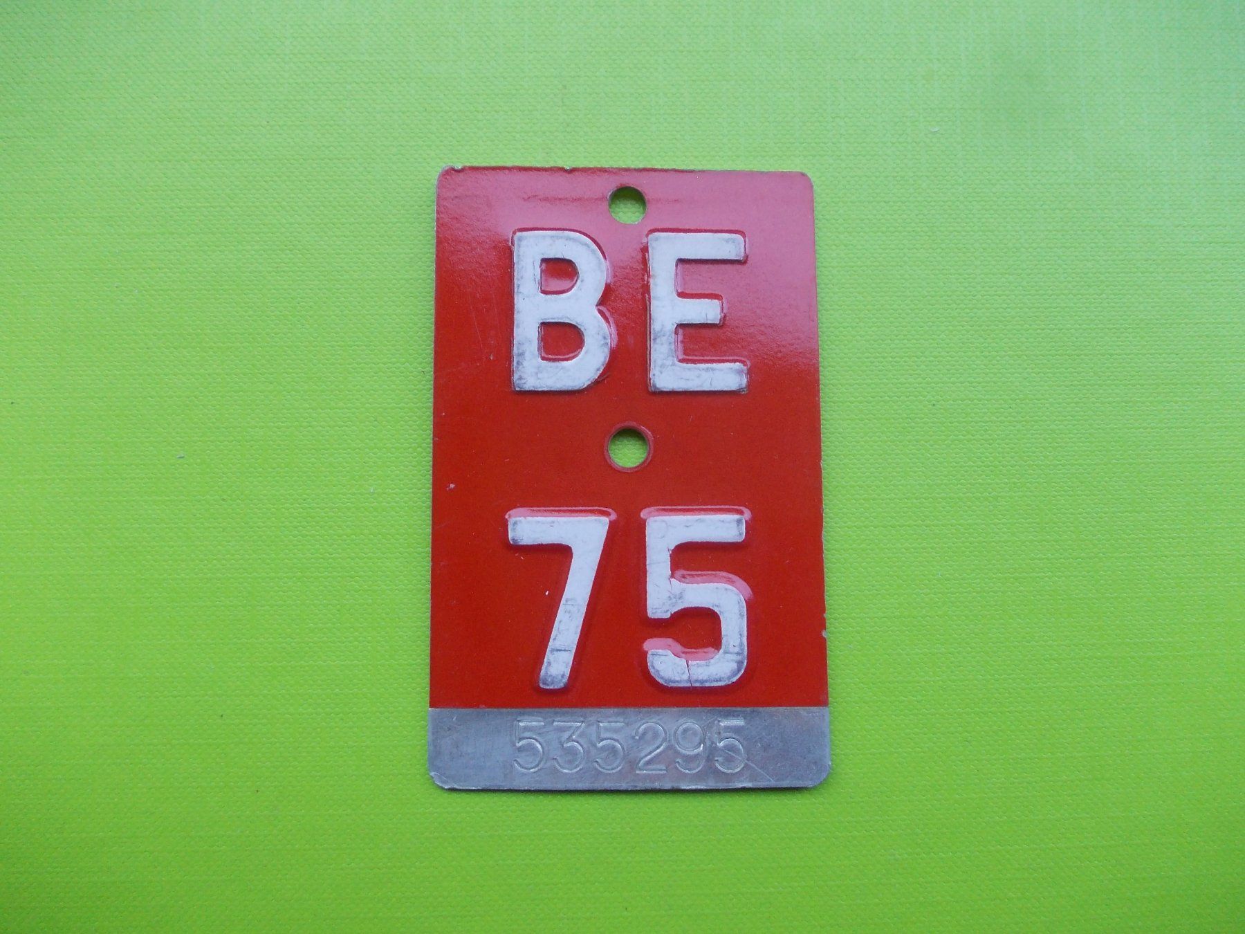 Insegne: Velonummer / Fahrradnummer BE 75 – Usato da Gsteigwiler venduto da HORMIGA21