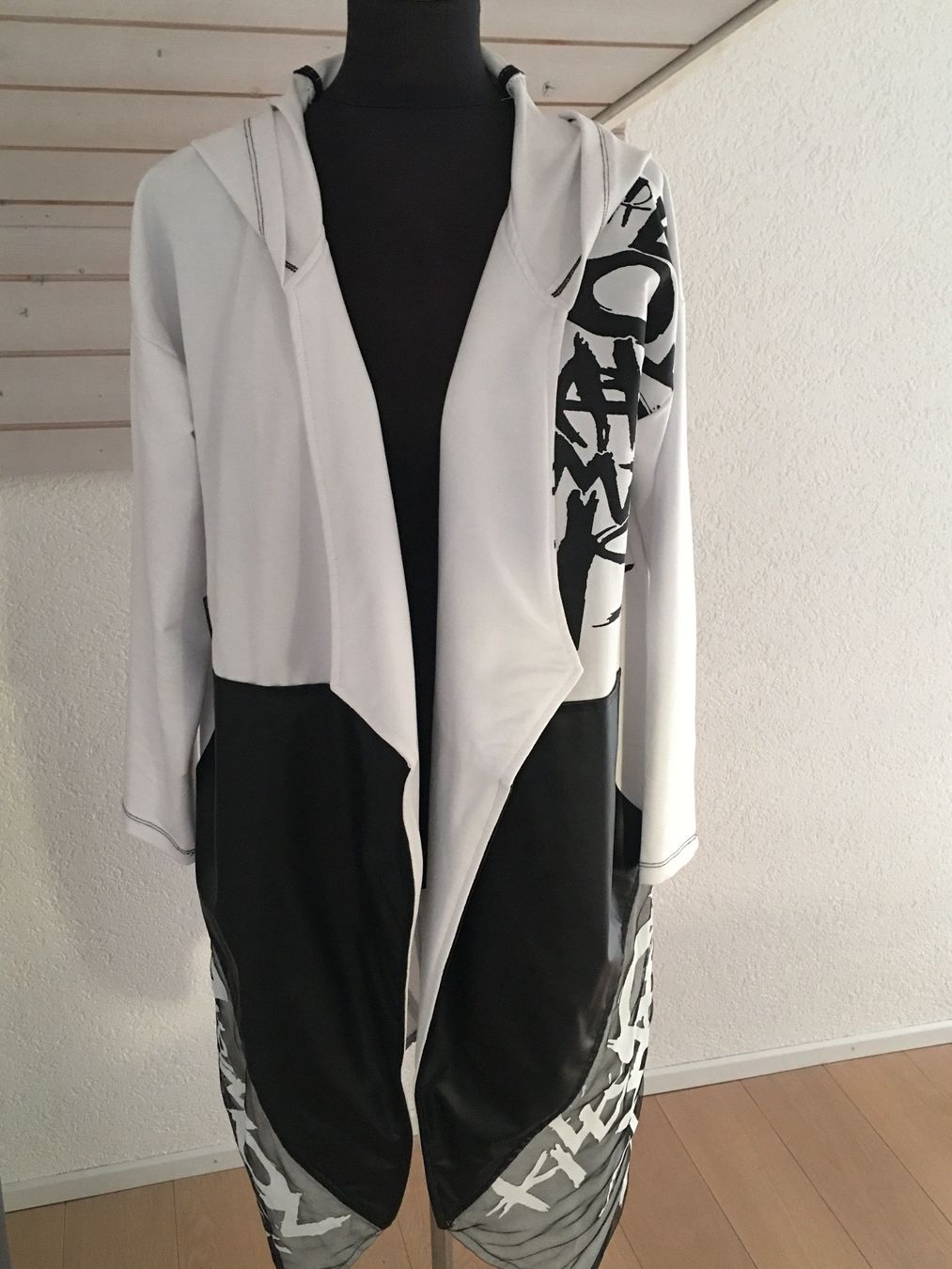 Giacche: Exklusive Jacke / Mantel – Nuovo (secondo la descrizione) da Lenggenwil venduto da Cschmidli 1