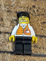 lego figurine studios stu002 Director