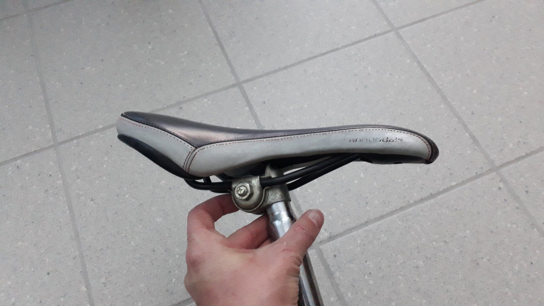 Cannondale Pezzi di ricambio: Cannondale Velosattel mit Sattelstange – Usato da Stäfa venduto da Supertramp73 3