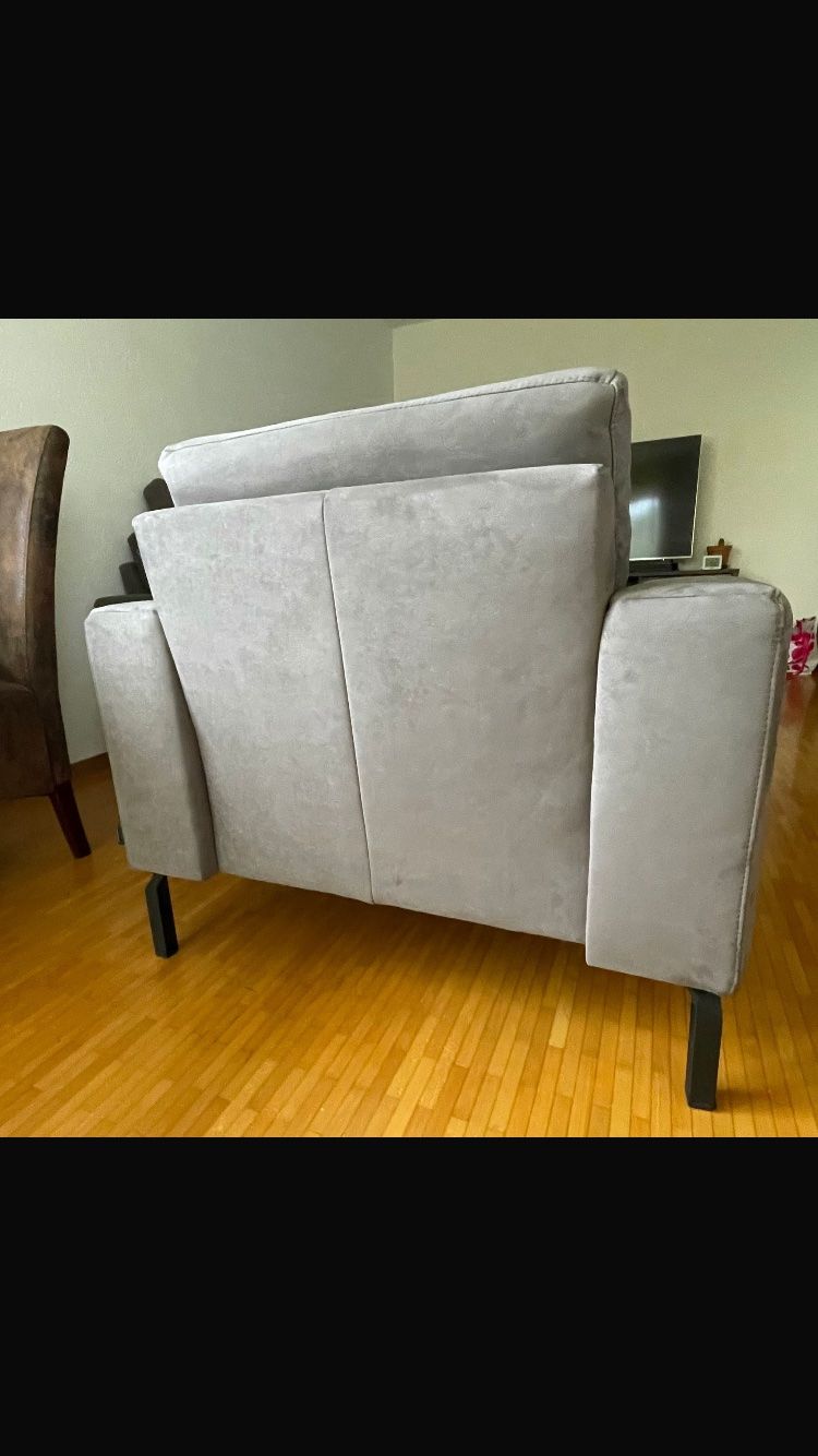 Sessel: Sessel ( passende Couch / Sofa in einer anderen Auktion ) – Gebraucht aus Spreitenbach von Eidgnoss 2