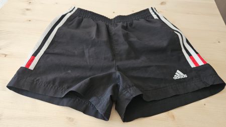 Schwarze Adidas Shorts, Gr. S, Sportlich, Top Zustand!