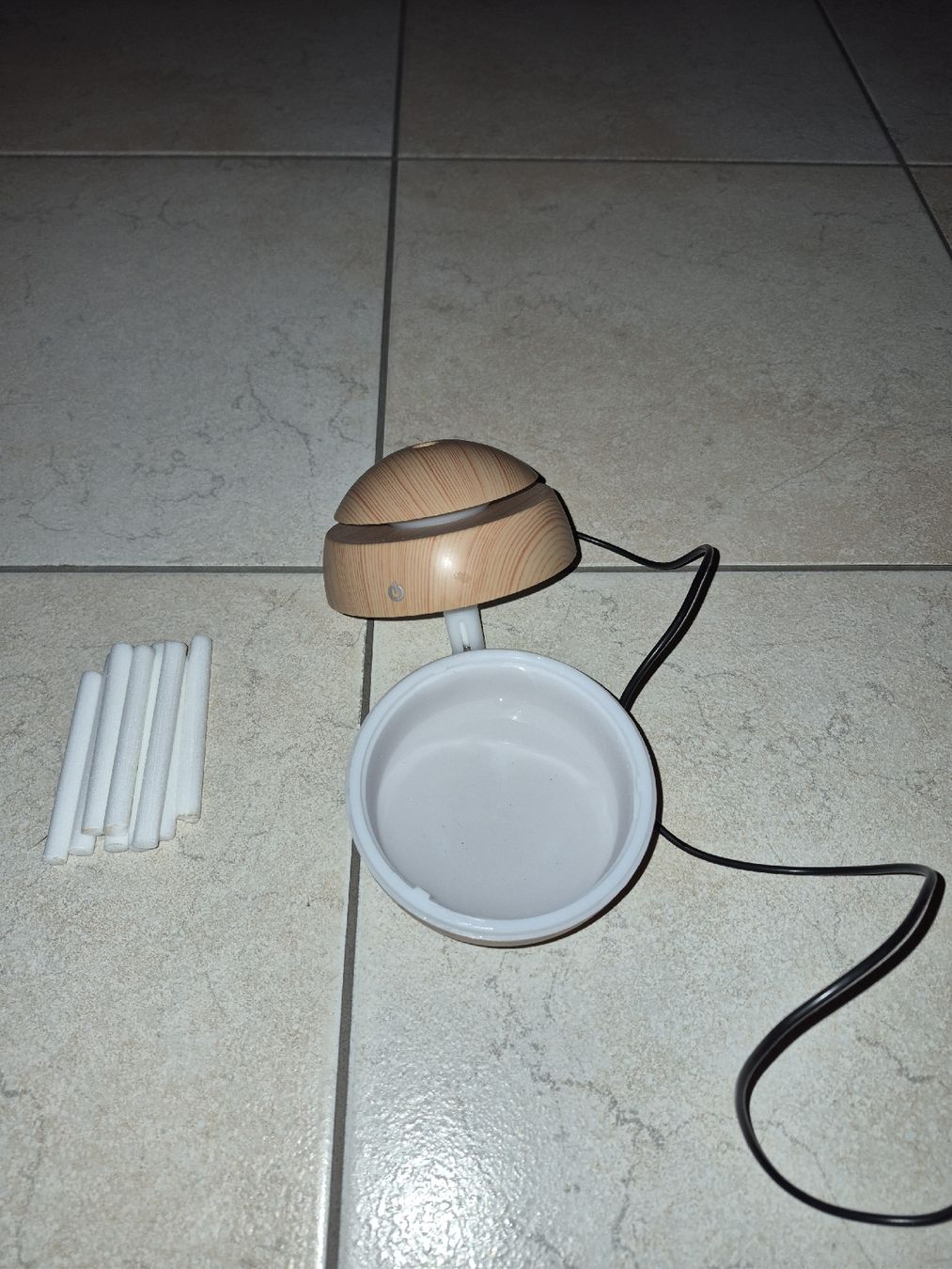 Umidificatori d'aria: mini Luftbefeuchter in Holz optik mit LED – Usato da Istighofen venduto da kla_2k5b 1