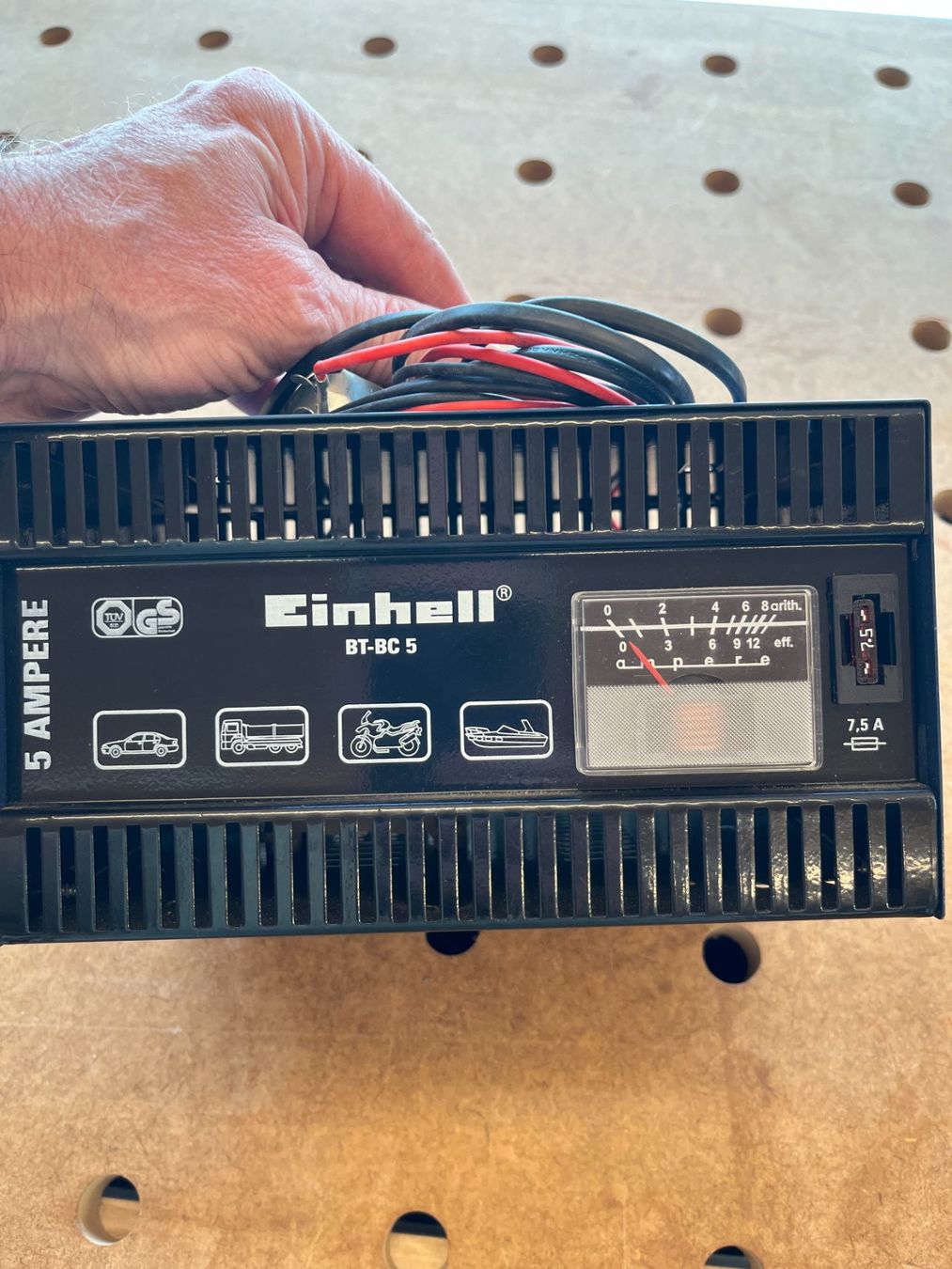 Einhell Caricabatterie: Einhell Autobatterie Lade-Geraet BT-BC 5 – Usato da Benken SG venduto da Netzton