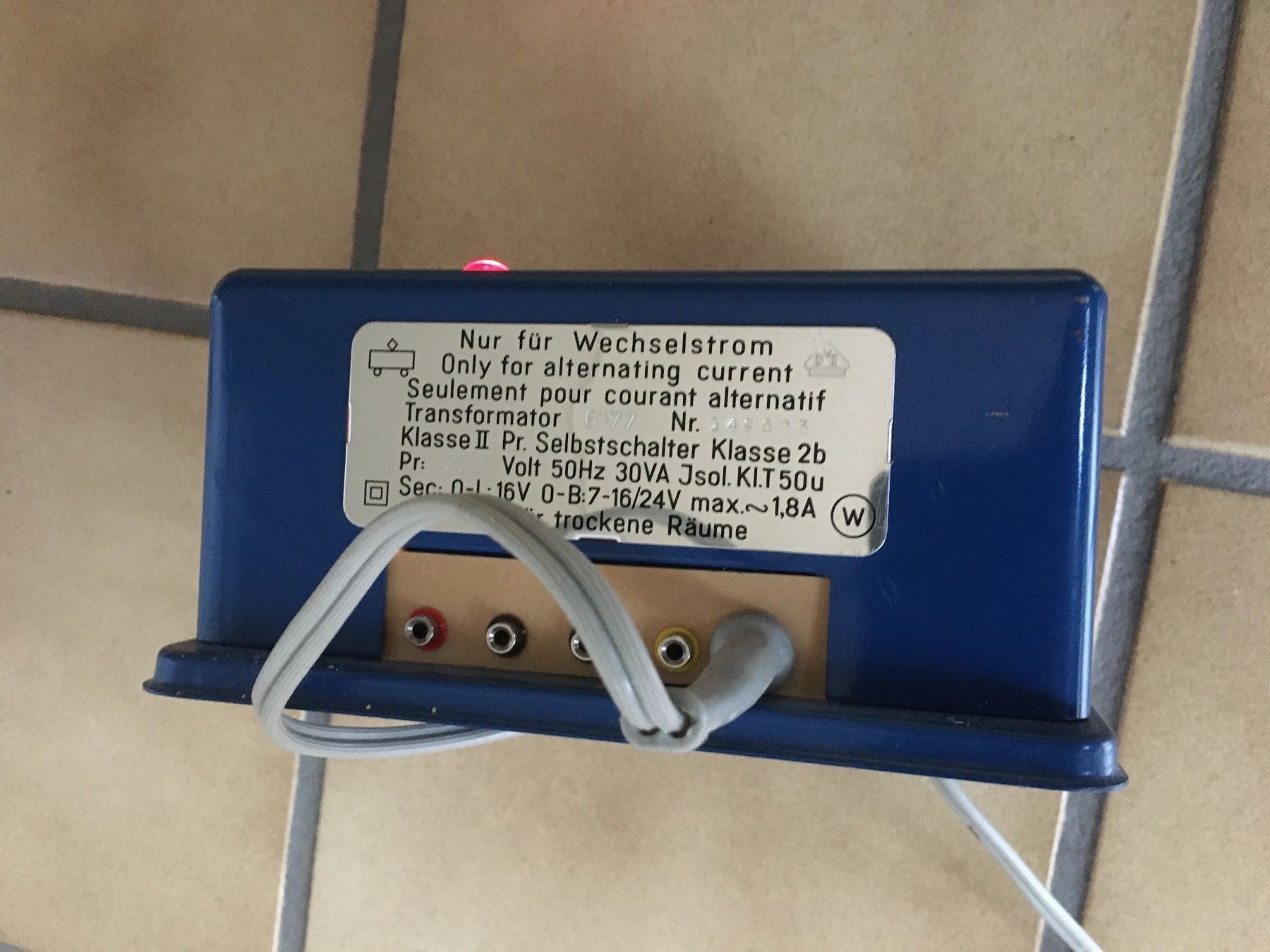 Märklin Modellini di ferrovie: Märklin Transformator Wechselstrom – Usato da Grellingen venduto da Toyhamster 2