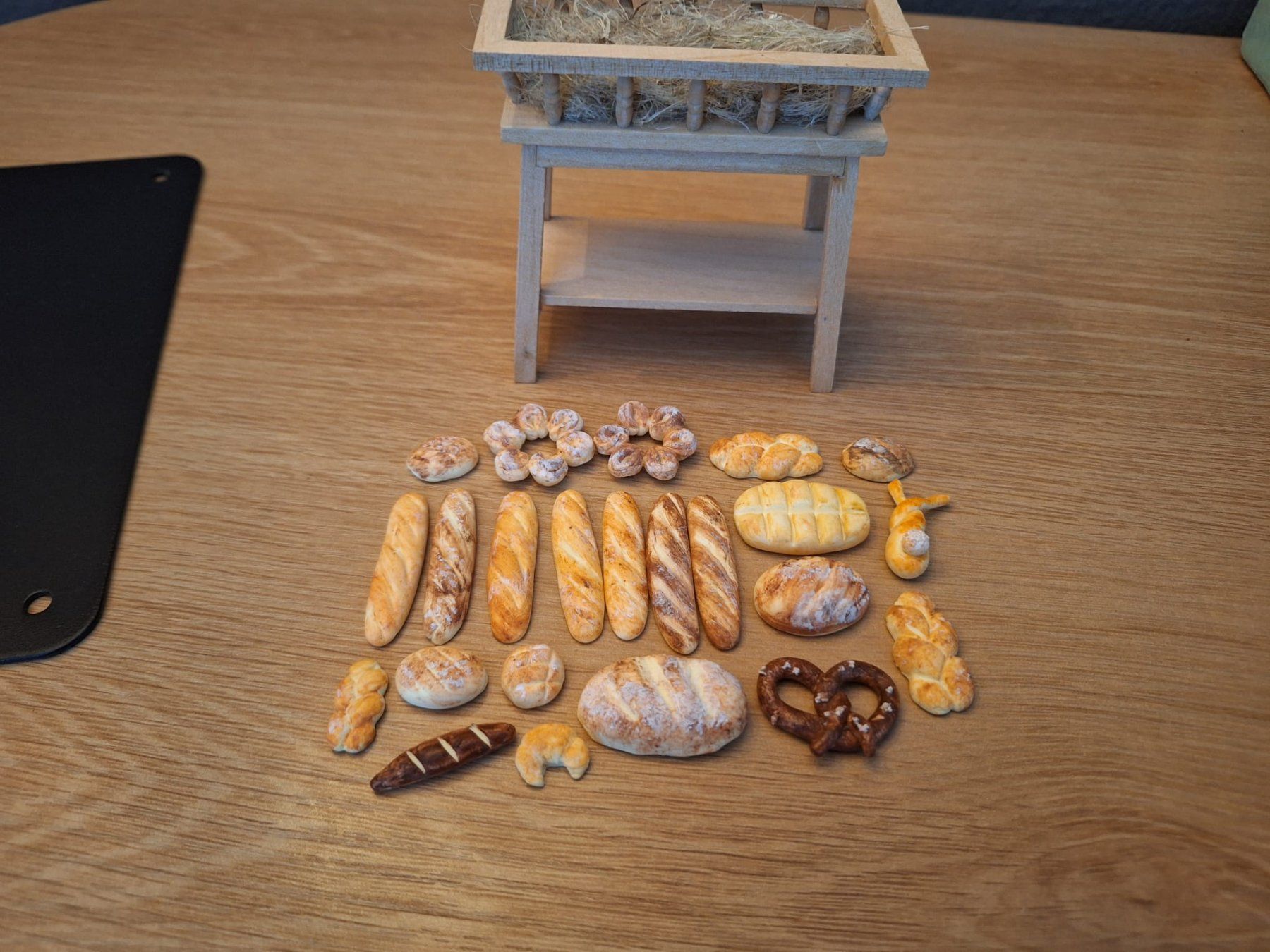 Case e mobili per bambole: Gestell mit 23 Handmade Broten – Nuovo (secondo la descrizione) da Zürich venduto da HandmadeTinyFood 6