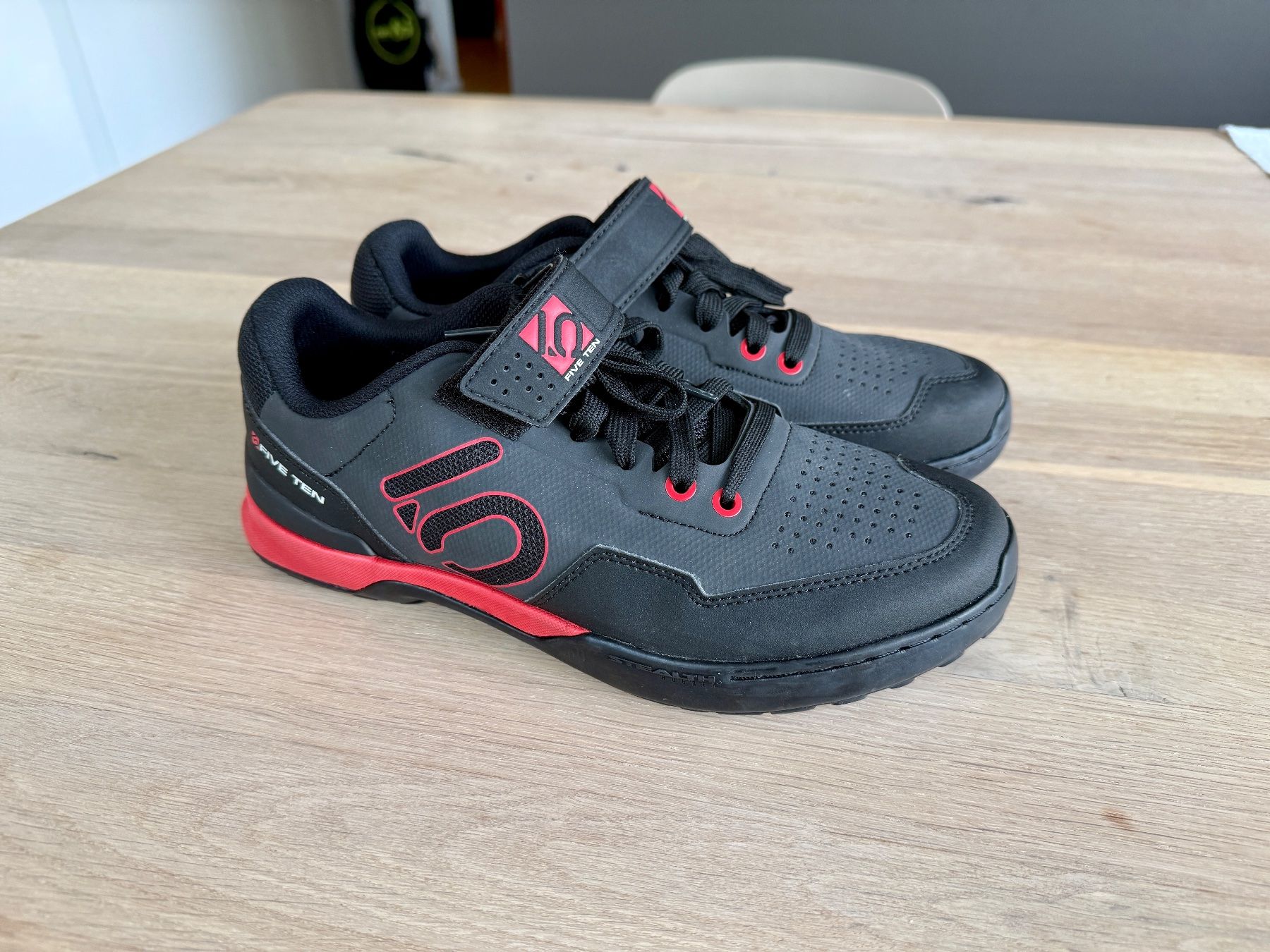 Five Ten Scarpe da uomo: Five Ten Hellcat Grösse 41 NEU – Nuovo (secondo la descrizione) da Schliern b. Köniz venduto da Blackfox7