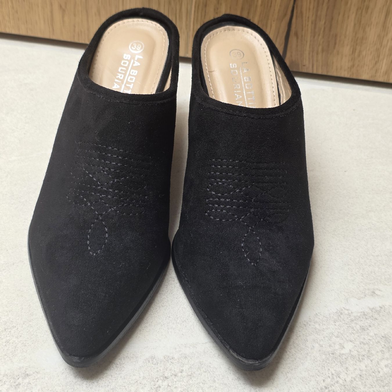 Scarpe da donna:  Mules Grösse 39 schwarz neuwertig – Nuovo (secondo la descrizione) da Rheinsulz venduto da Gilea 3