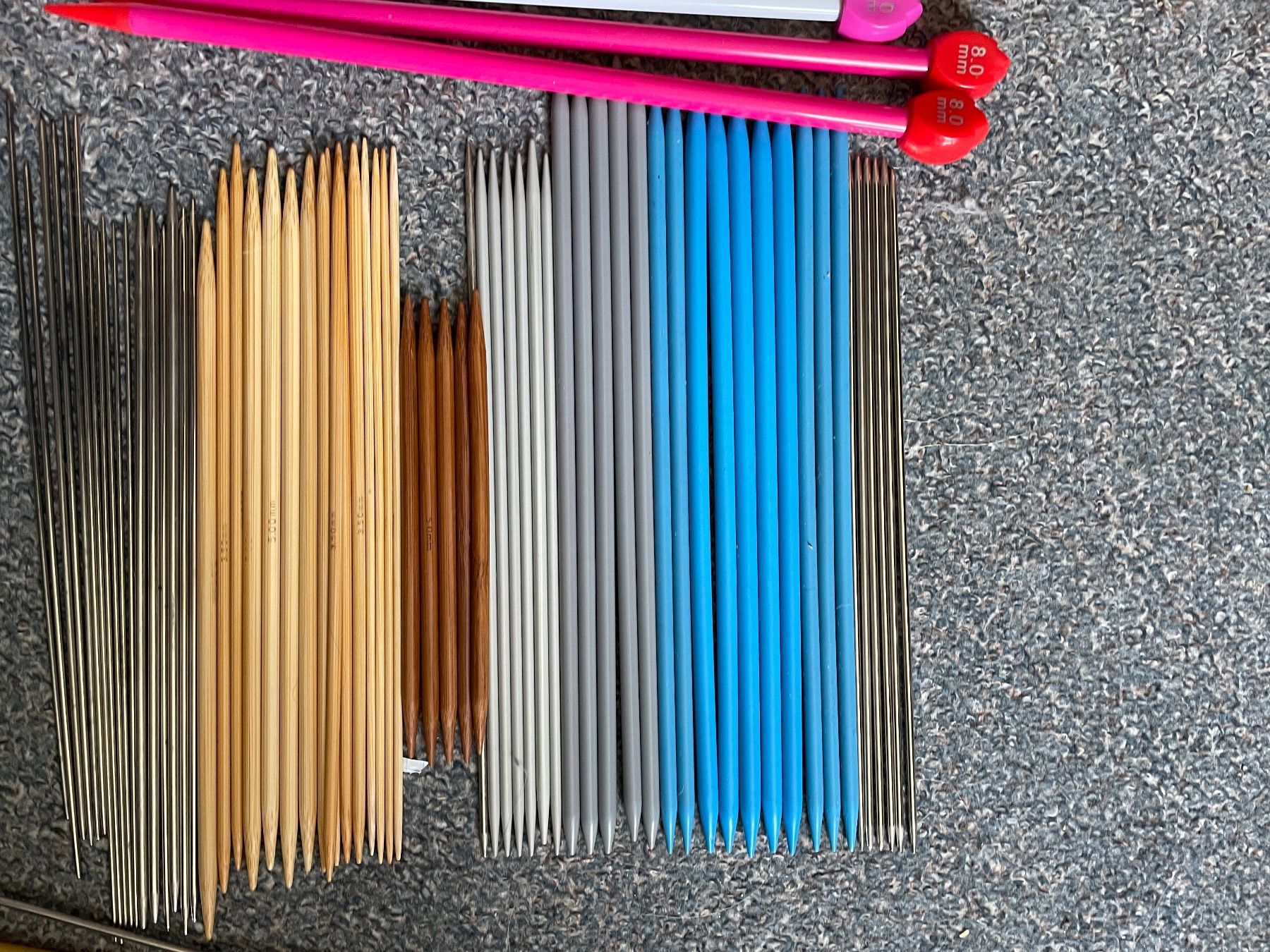Nadeln: 100 Gemischtes Stricknadel Konvolut gemischte grössen – Gebraucht aus Buchs SG von  4