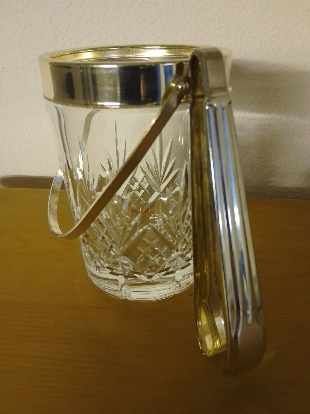 Sonstiges: Edler Kristall Eiskübel mit EIS ZANGE, Vintage Versilbert!!! – Gebraucht aus Zürich von 0814