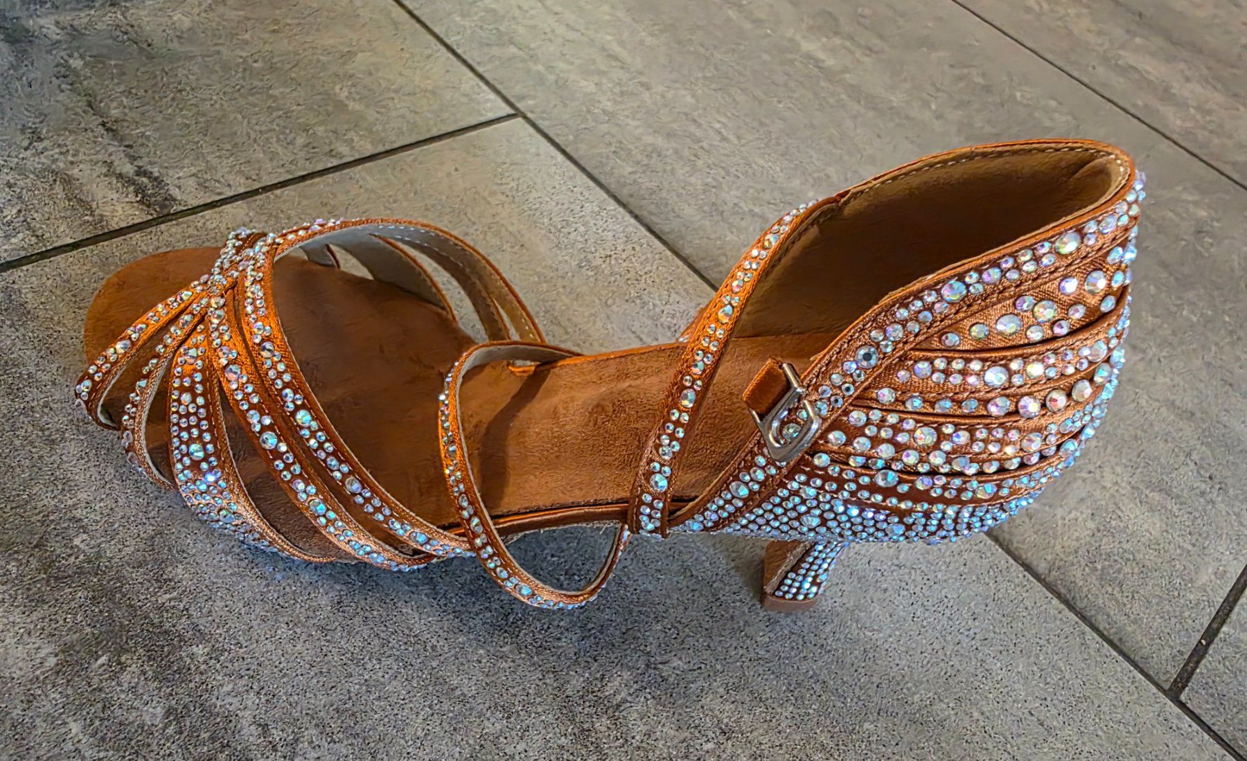 Scarpe da donna: Tanzschuhe Damen mit Steinen Grösse 39 – Nuovo e nell'imballaggio originale da St. Gallen venduto da Danyella4u 3