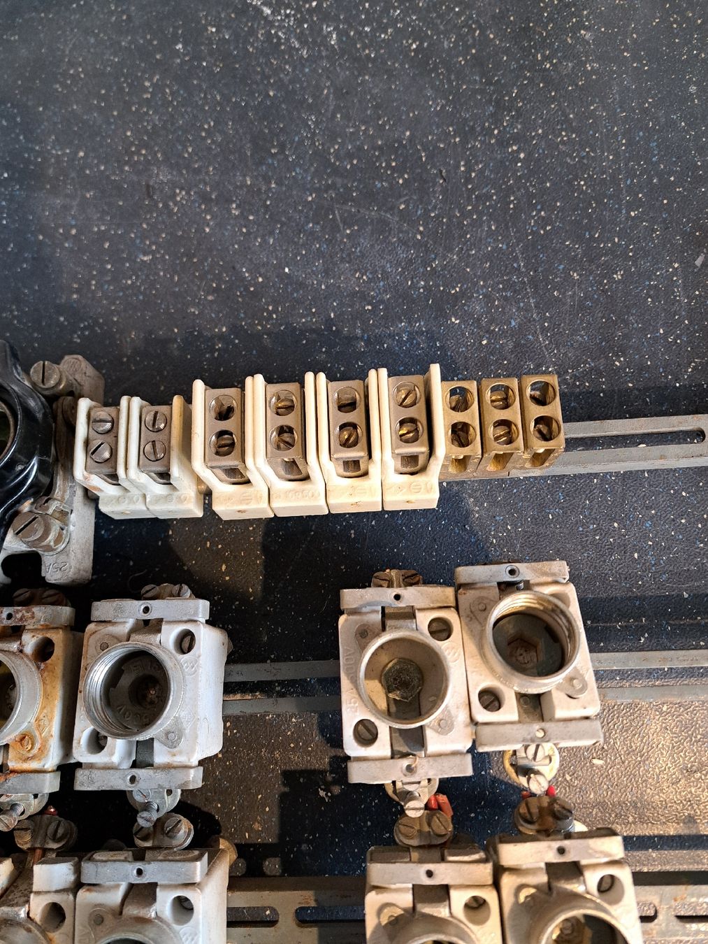 Alimentazione elettrica: Elektrotableaux altes Material – Difettoso da Sargans venduto da Bomp 2