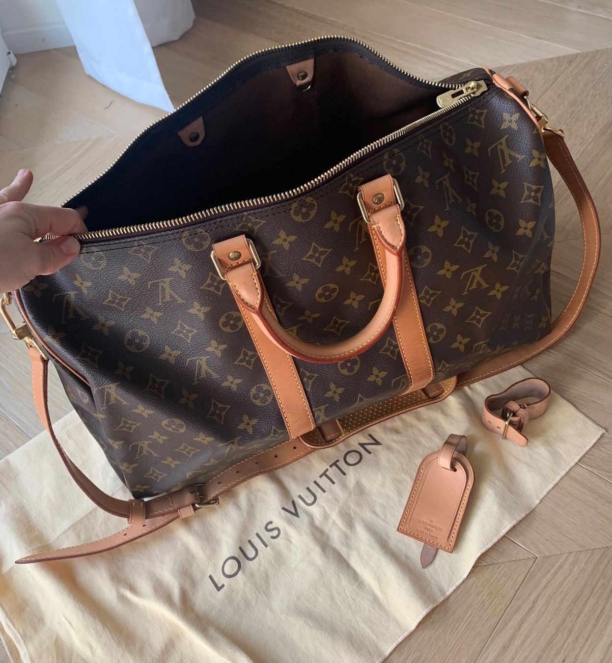 Louis Vuitton Borse: LOUIS VUITTON keepall 45 bandoulière monogram weekend bag – Usato da Zürich venduto da Angela_Fashion_Lover 1