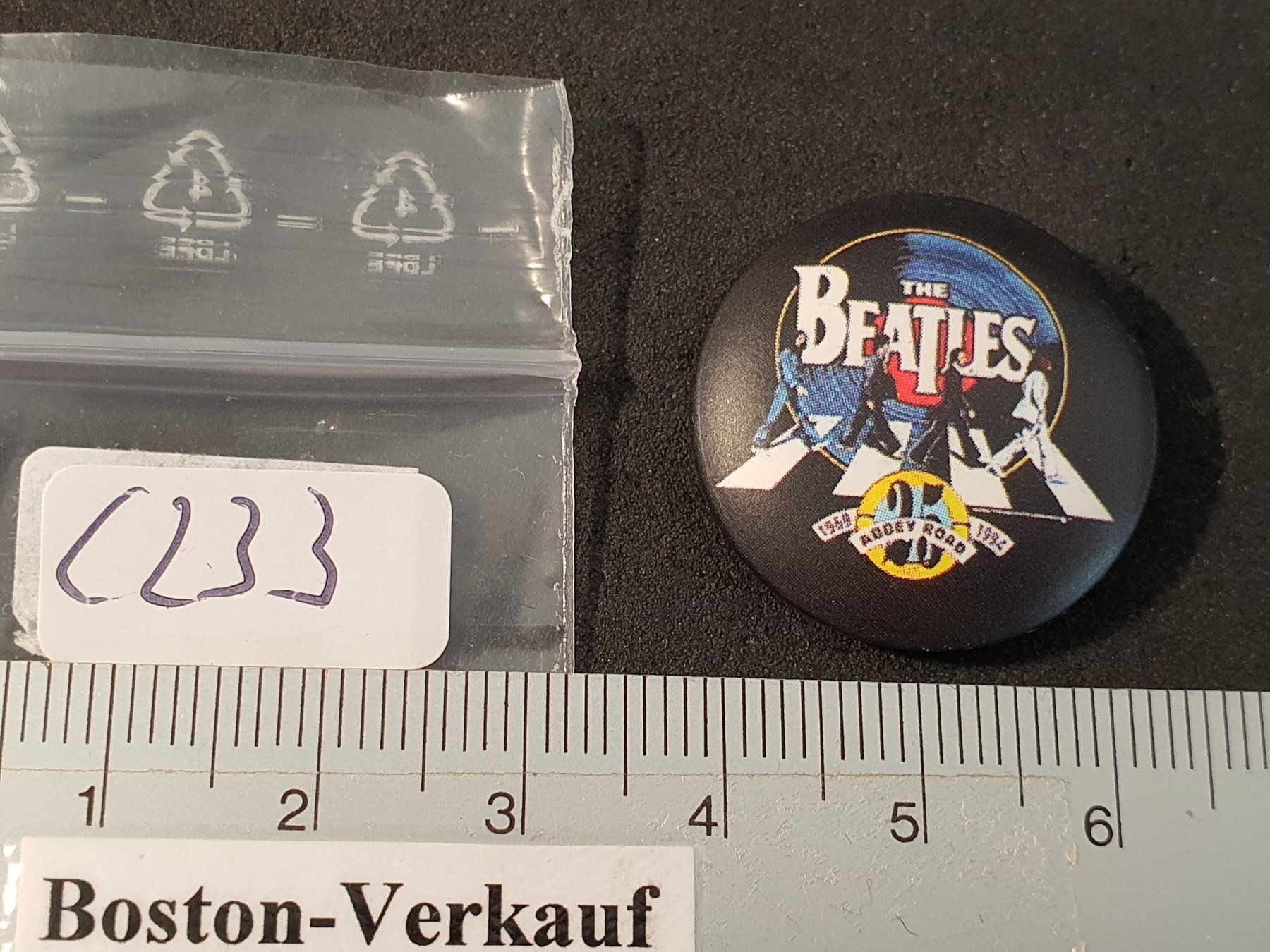 Placchette & Badge: CC233 - Pin /Button - Musik - The Beatles – Usato da Reinach BL venduto da Boston-Verkauf