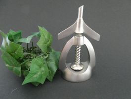 INCA alter Nussknacker aus mattem Metall