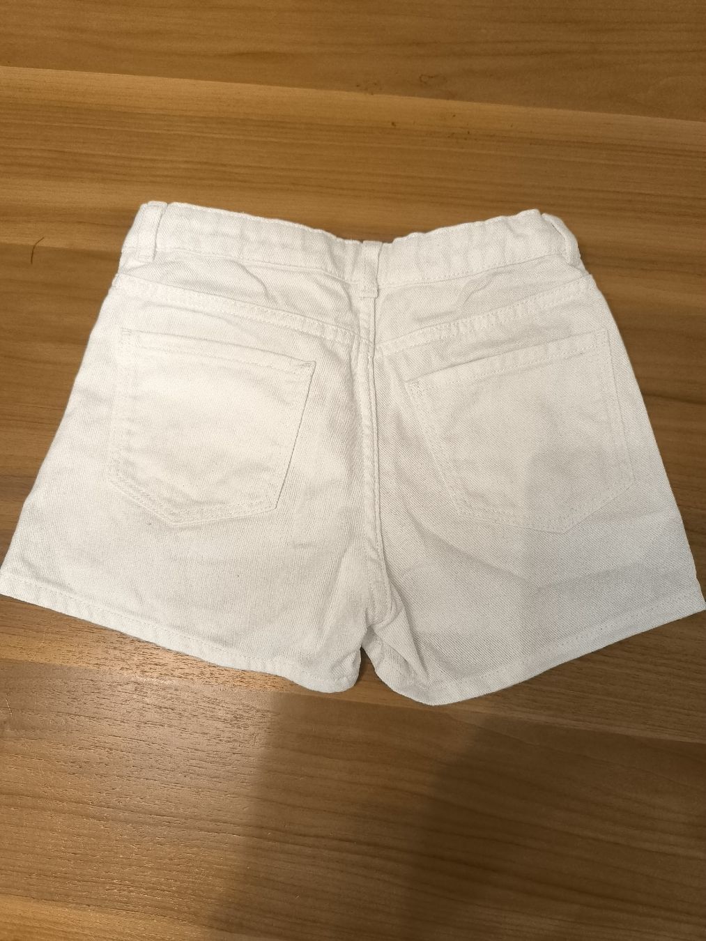 H&M Pantaloni: Mädchen kurz Hose weiss gr 128 – Usato da Buchs SG venduto da Cor-Pie 1