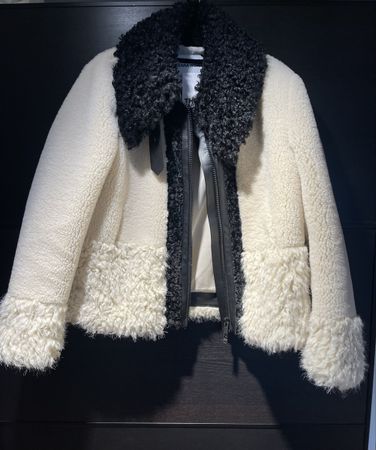 Zara “ the item “ Teddy Jacket, Size XL New !