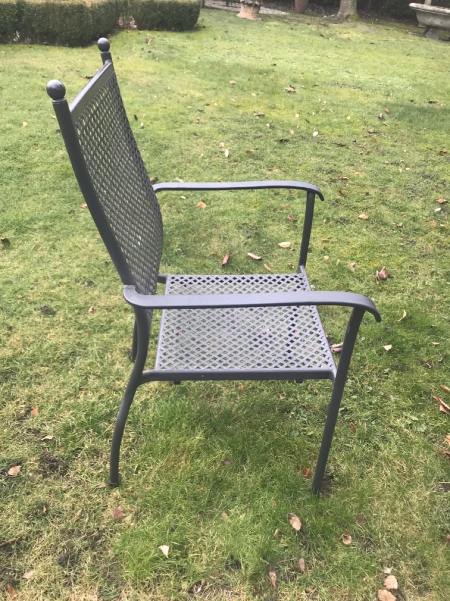 Stühle: 6 eiserne stapelbare Gartenstühle – Gebraucht aus Sursee von  3