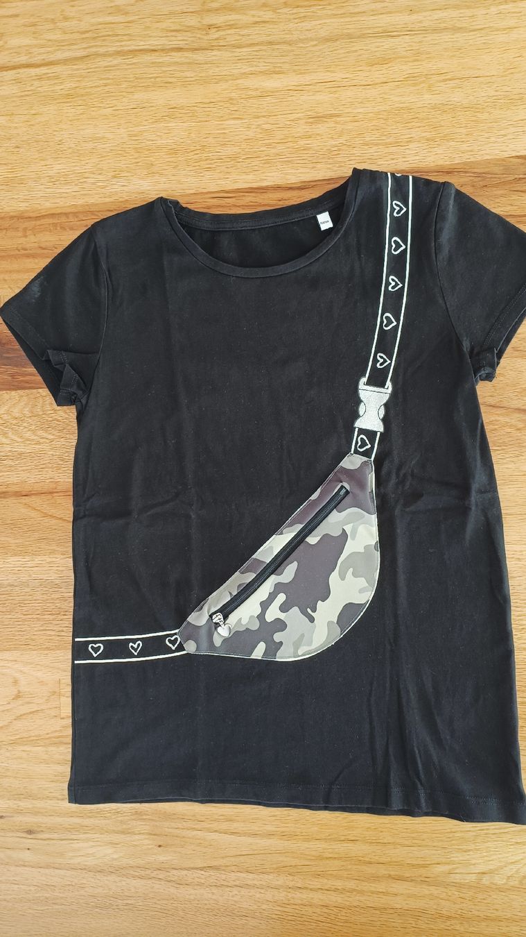 C&A Camicette, T-shirt & Top: Shirt 158/164 schwarz – Usato da Villmergen venduto da toptip1970